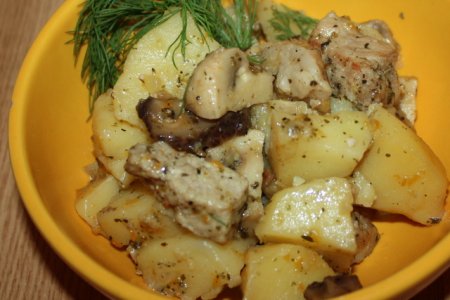 Тушеная картошка с грибами