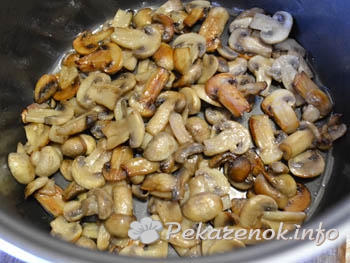 Рис с грибами и брокколи в мультиварке